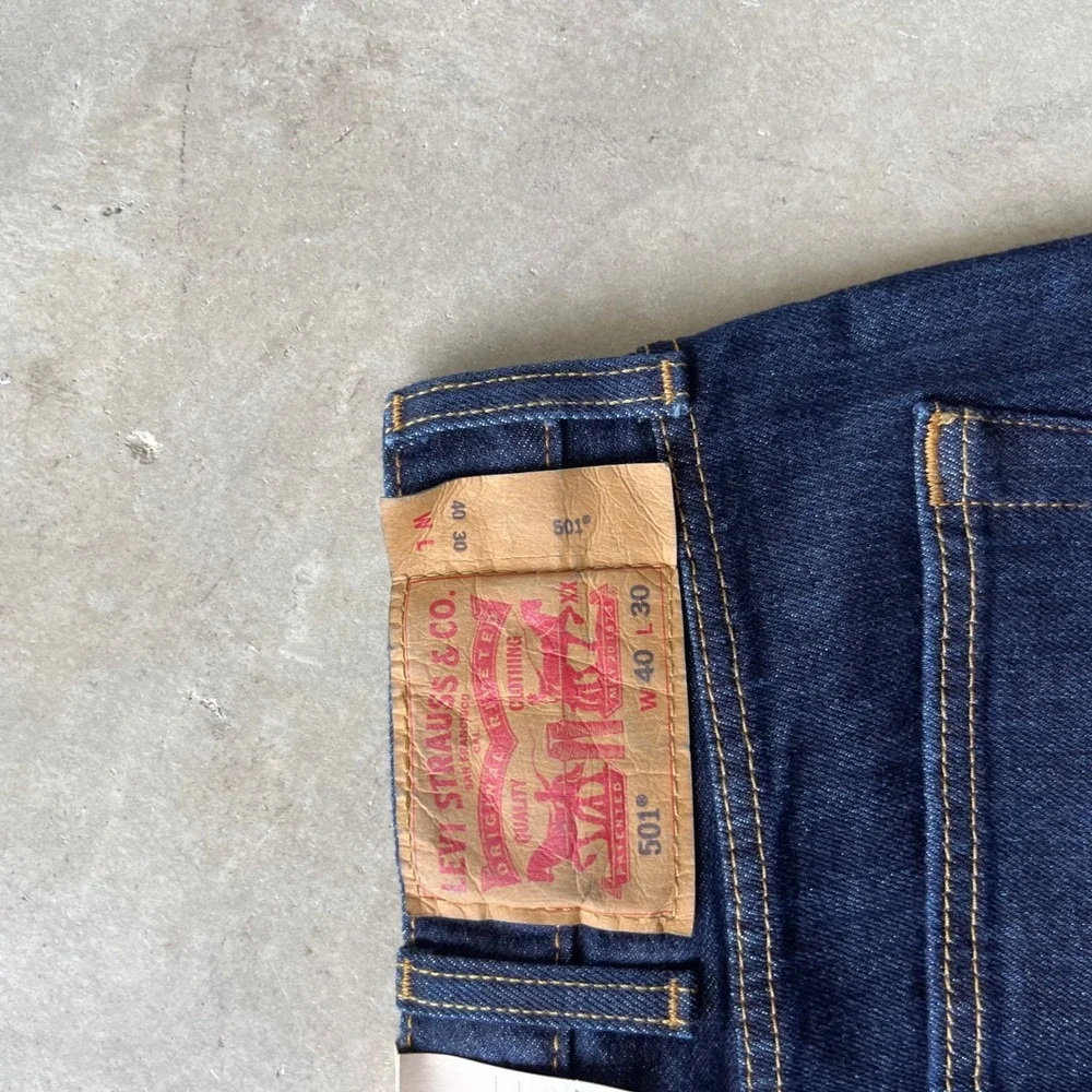 Levis 501 Original Fit Mens Jeans 40x30 Dark Wash Blue Denim Button Fly